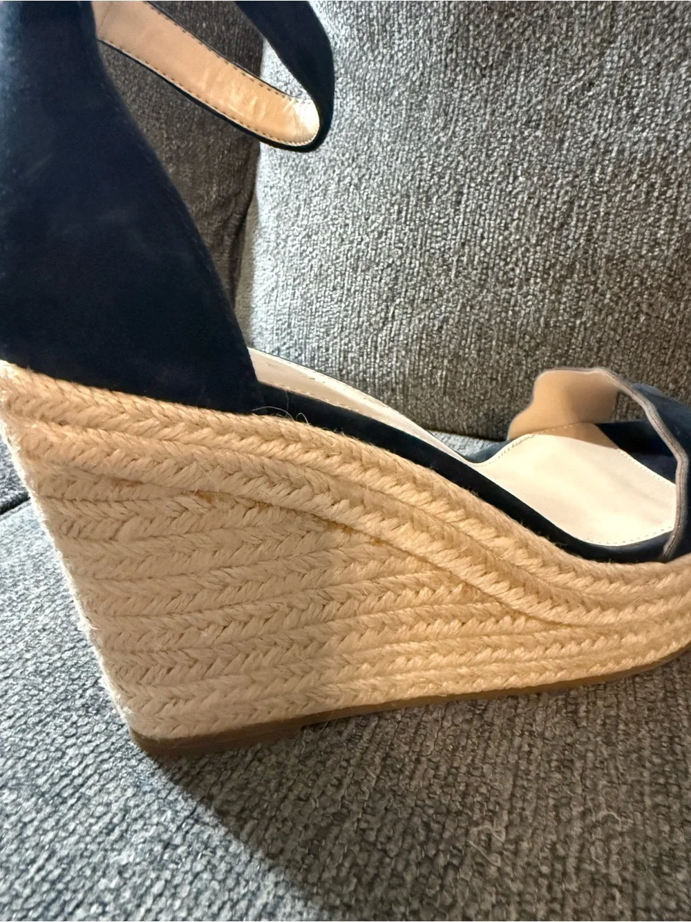 NWOT-Pelle Moda Navy Wedge Espadrilles